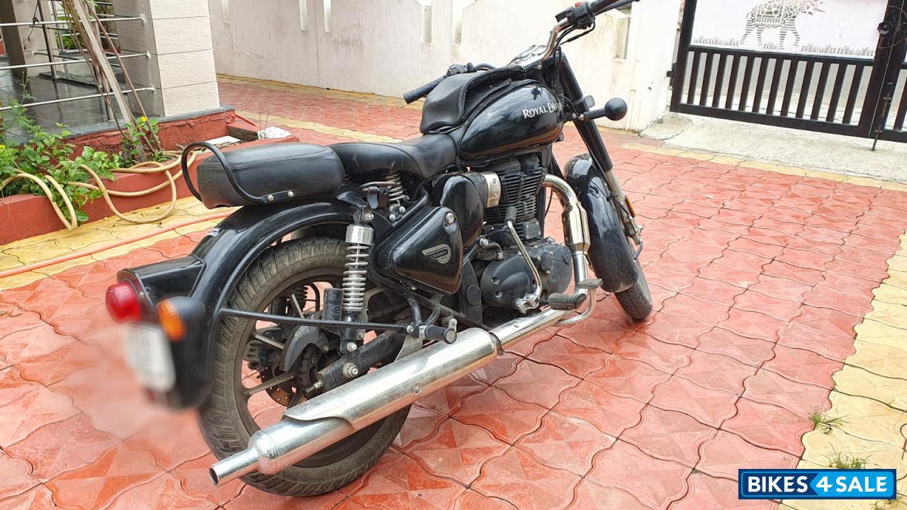 Black Royal Enfield Classic 350 Dual Channel BS6