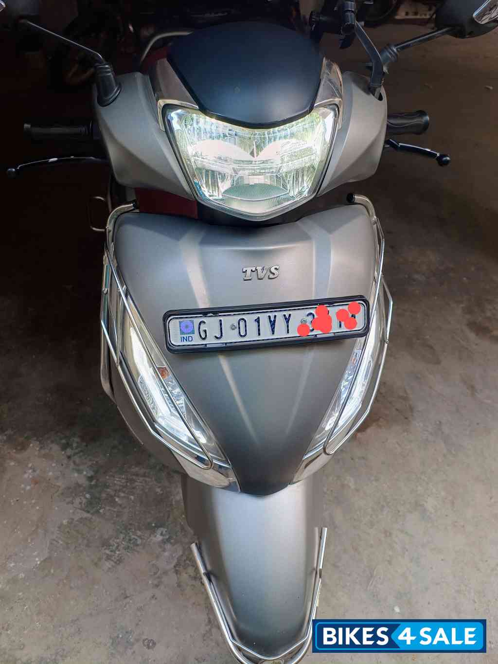 Grey TVS Jupiter 125