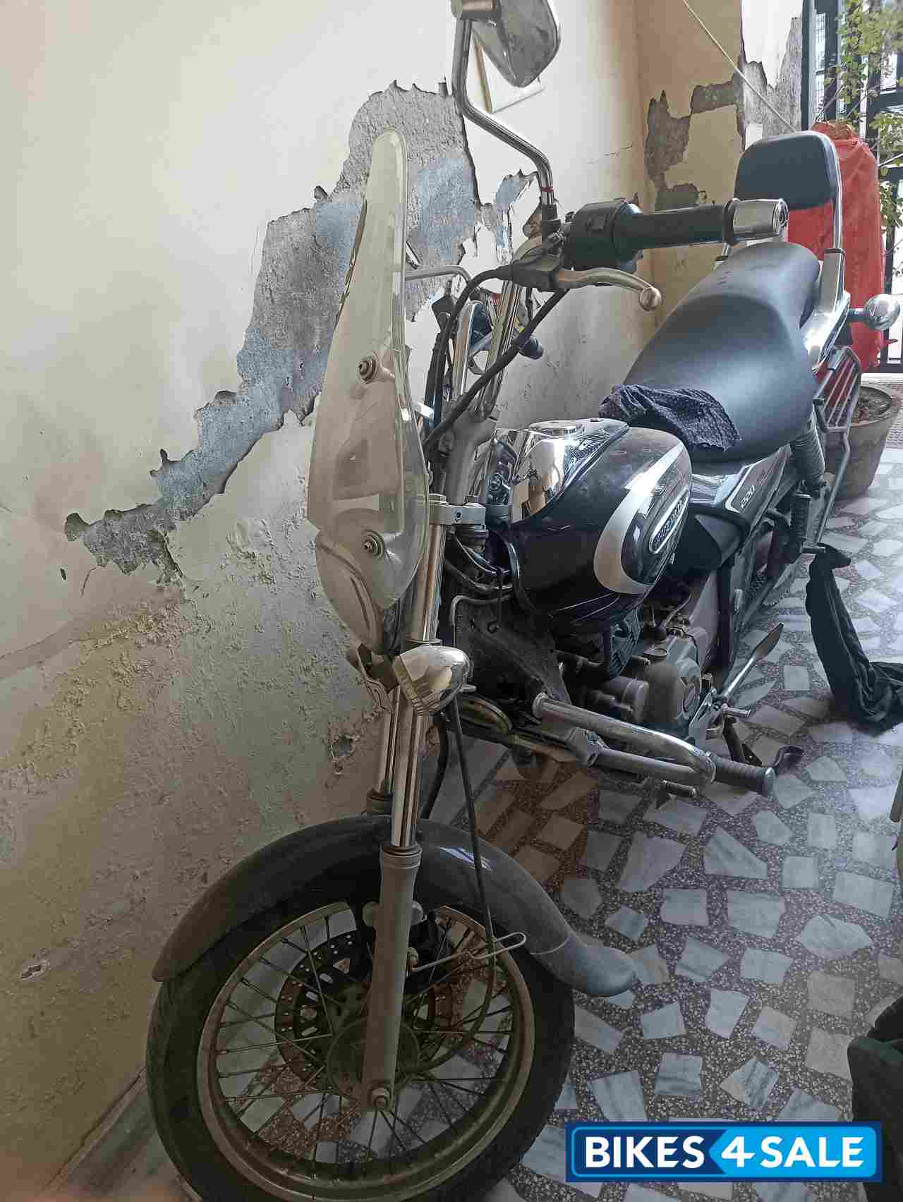 Bajaj Avenger Cruise 220