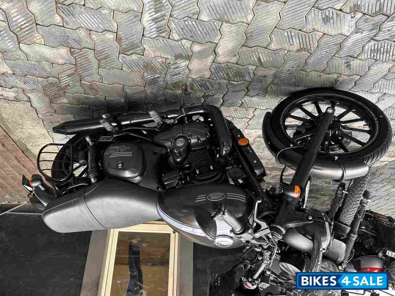 Black Jawa forty two BS6