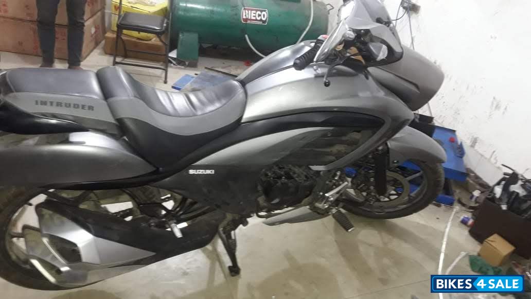 Silver Grey Suzuki Intruder 150 FI