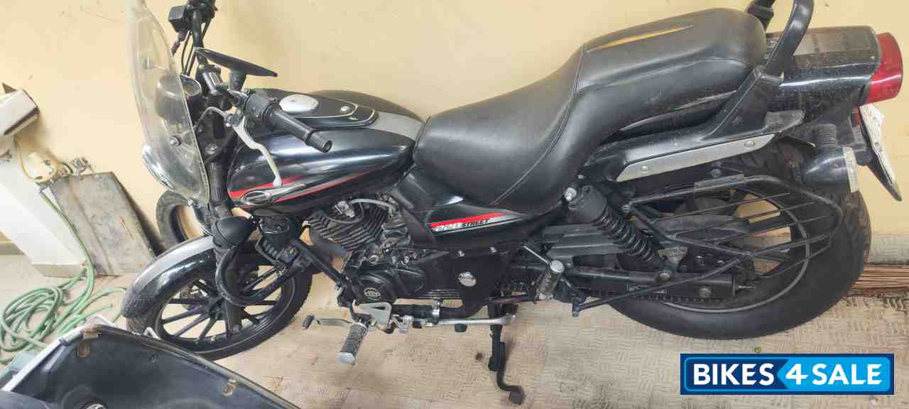 Bajaj Avenger 220 DTS-i