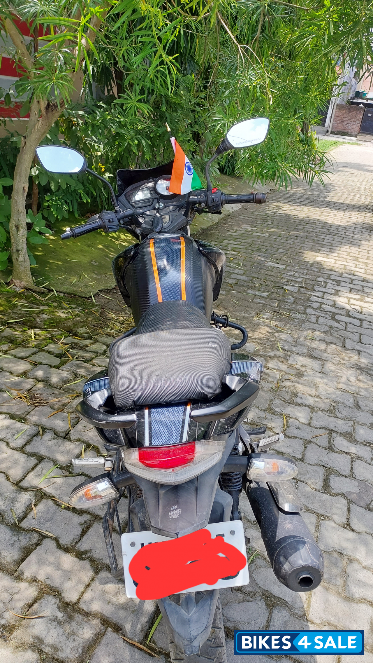 Black TVS Apache RTR 160