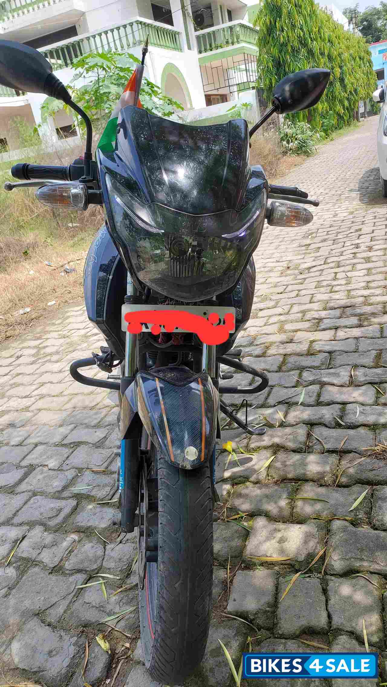 Black TVS Apache RTR 160