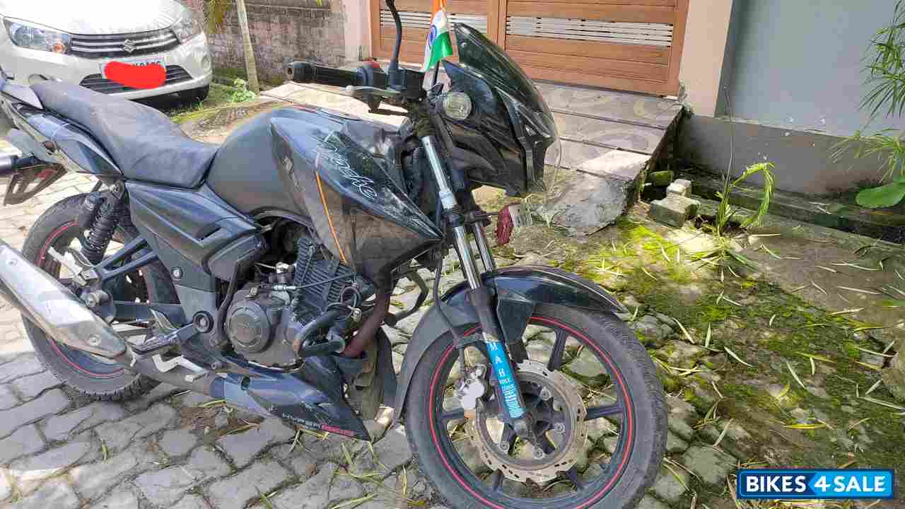 Black TVS Apache RTR 160