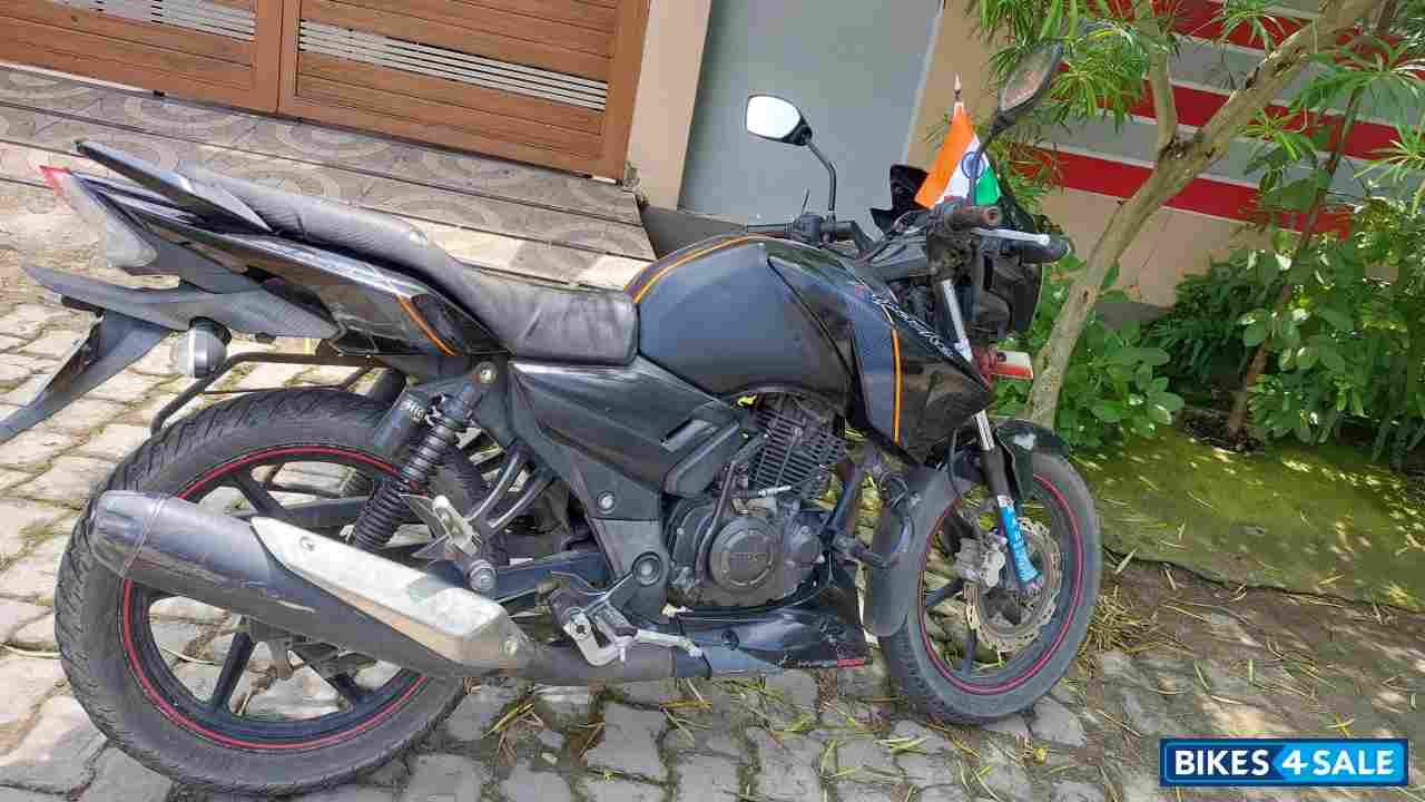Black TVS Apache RTR 160