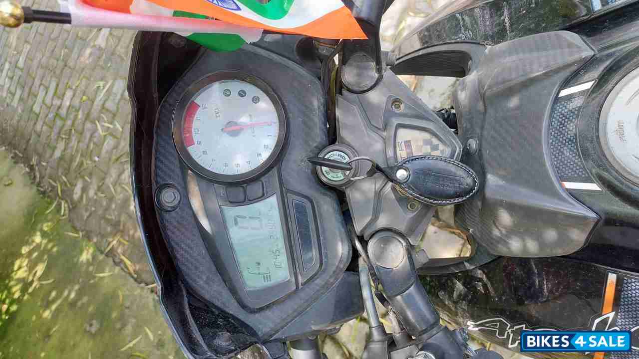 Black TVS Apache RTR 160