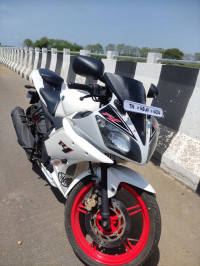 Yamaha YZF R15 V2