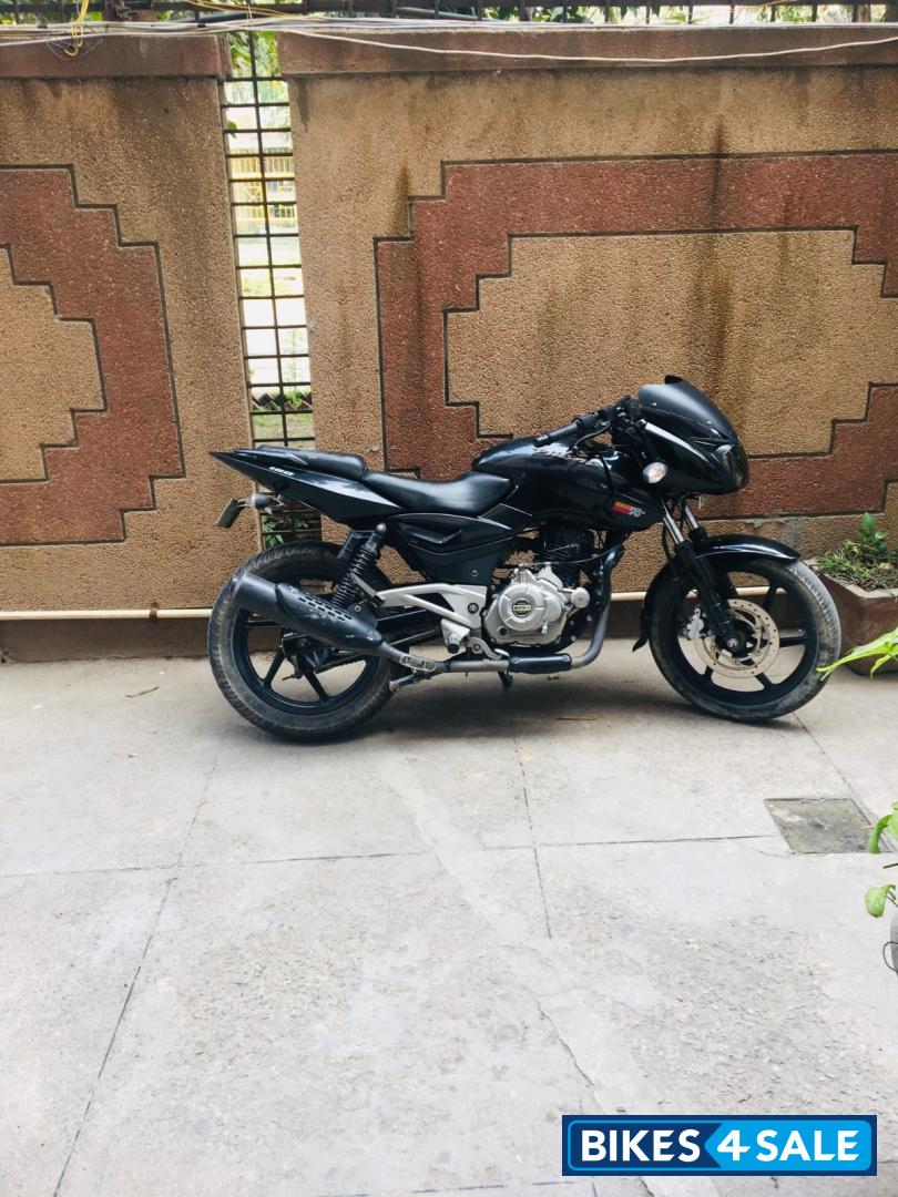 Black Bajaj Pulsar 180 DTSi