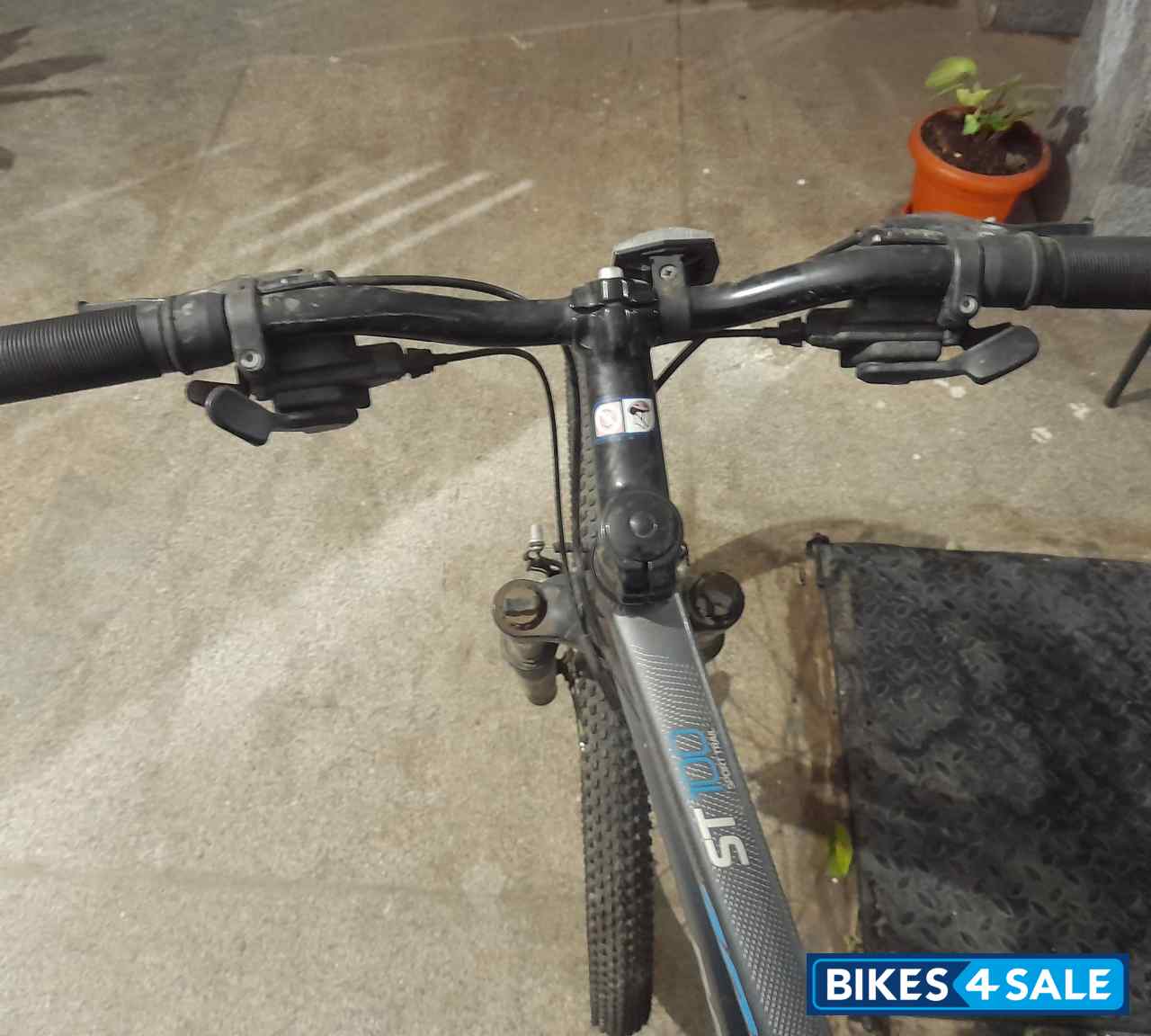 Grey Bicycle Decathlon