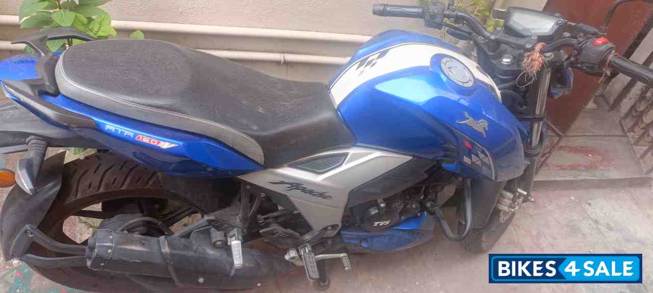 TVS Apache RTR 160 4V BS6