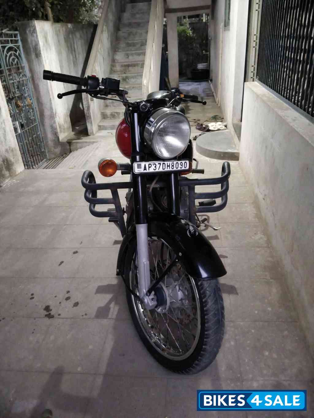 Red Royal Enfield Classic 350 Redditch Red