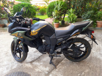 Battle Green Yamaha Fazer