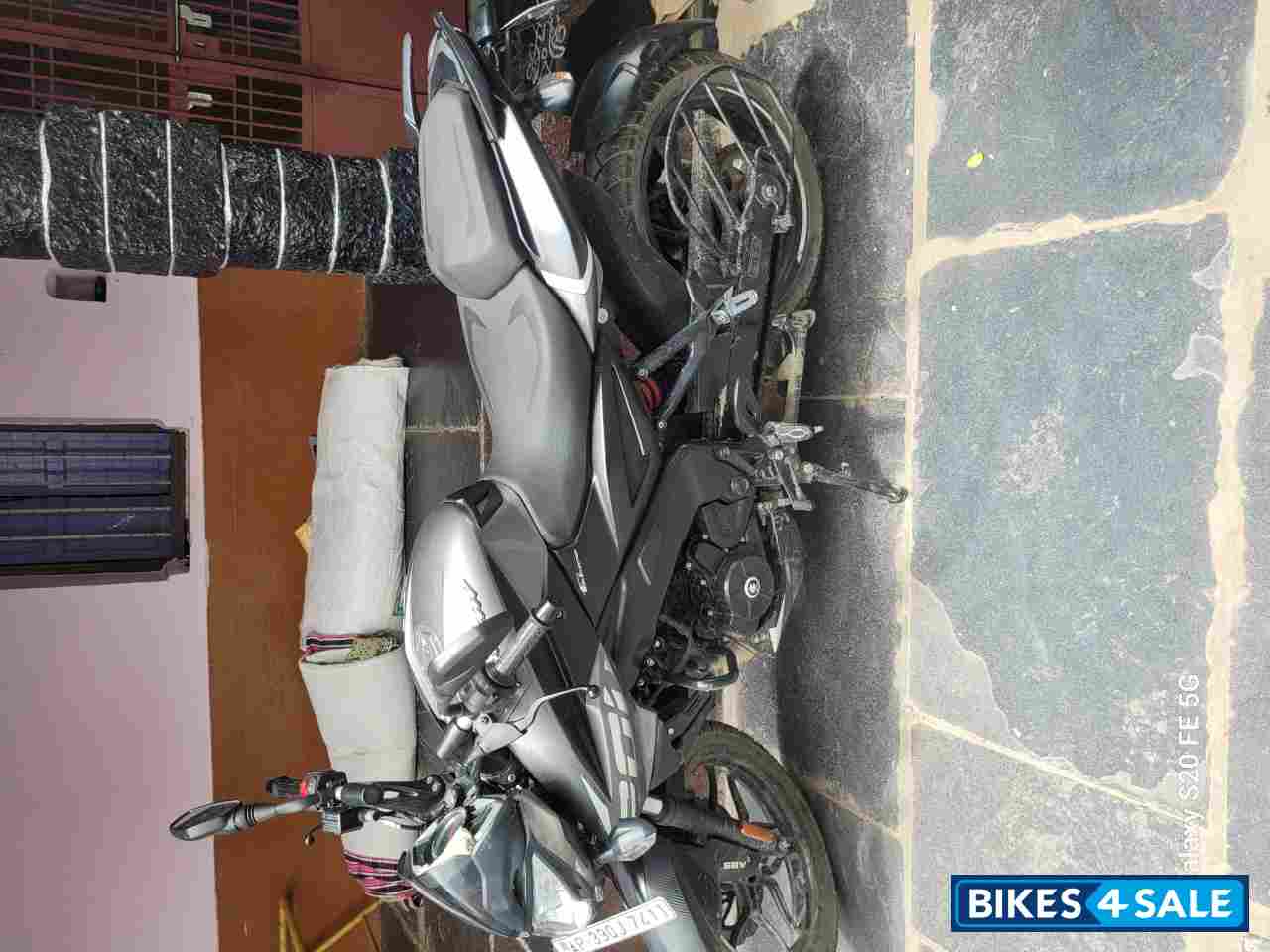 Gray Bajaj Pulsar NS 200 BS6