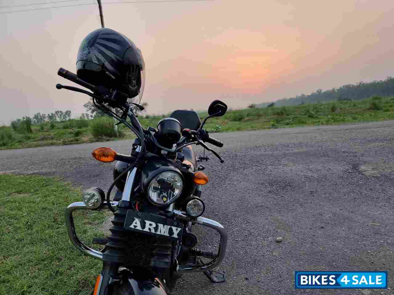 Glossy Black Harley Davidson Street 750