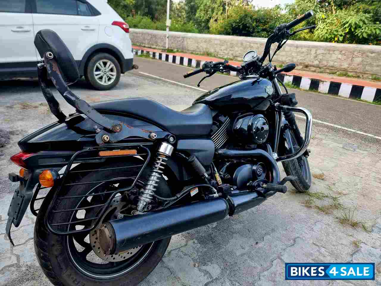 Glossy Black Harley Davidson Street 750