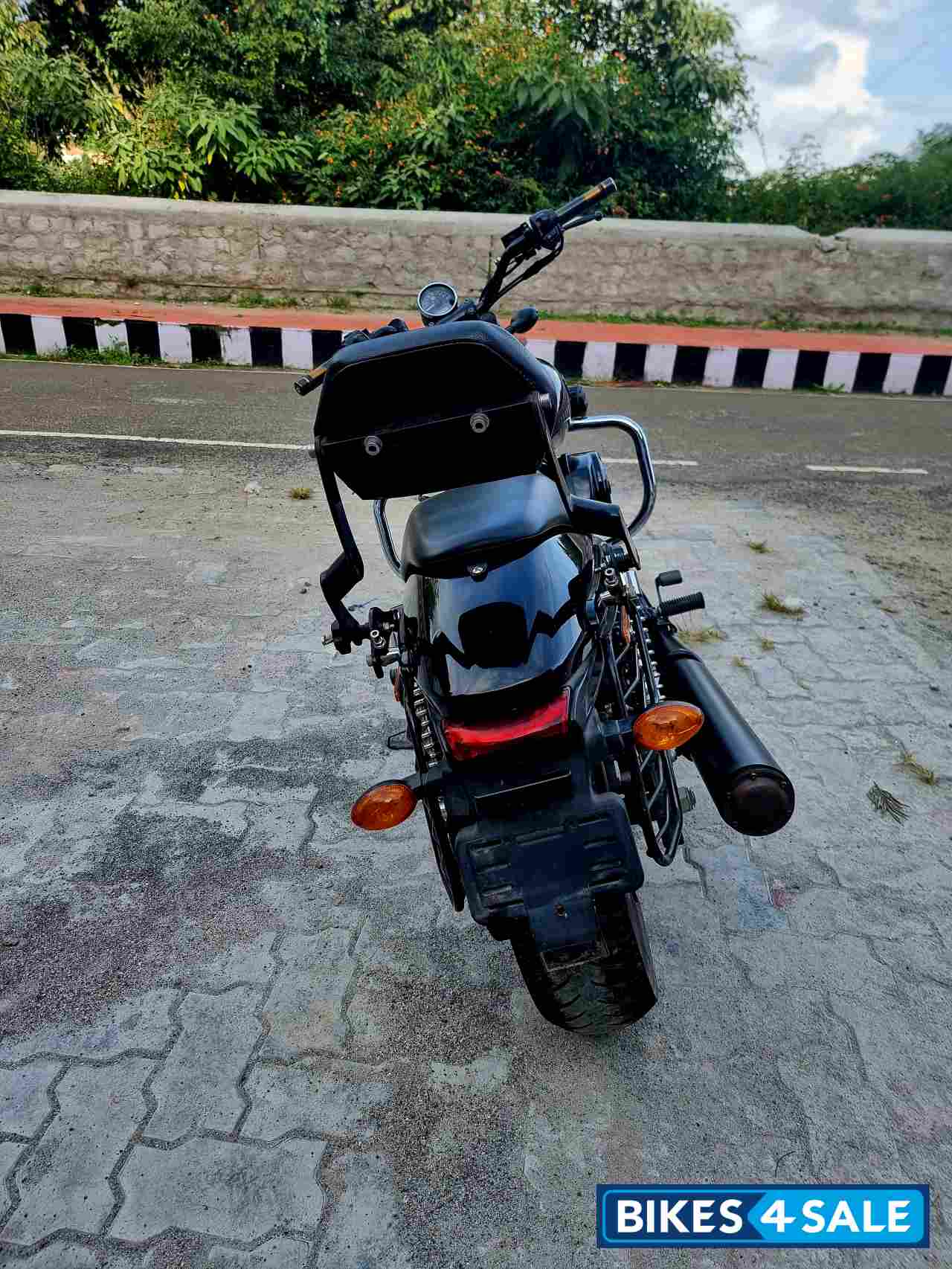 Glossy Black Harley Davidson Street 750
