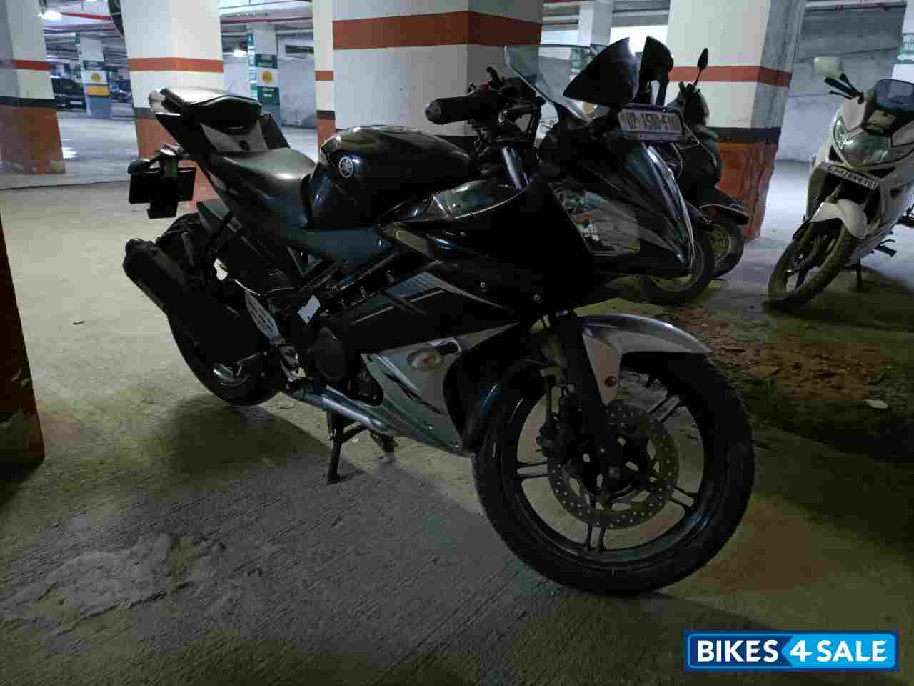 Silver Black Yamaha YZF R15 V2