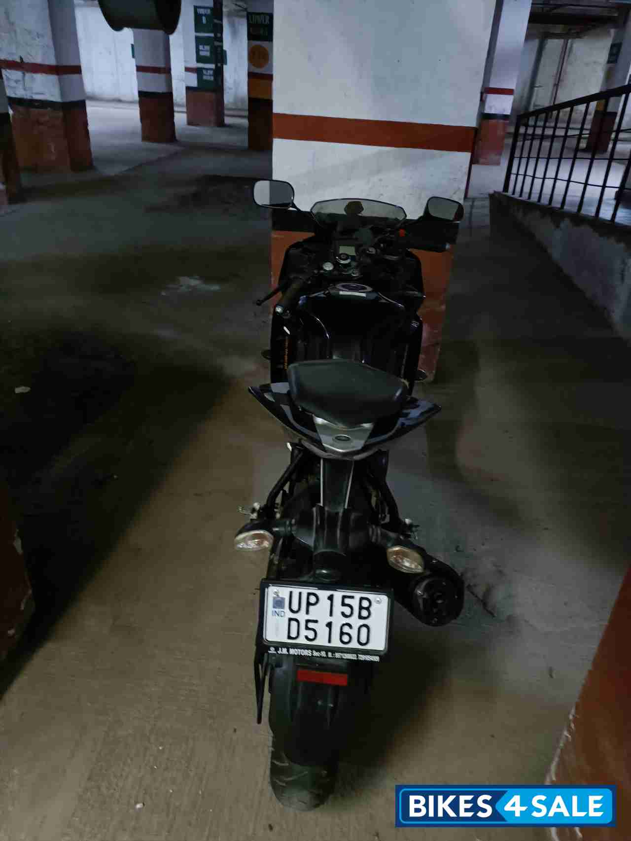 Silver Black Yamaha YZF R15 V2