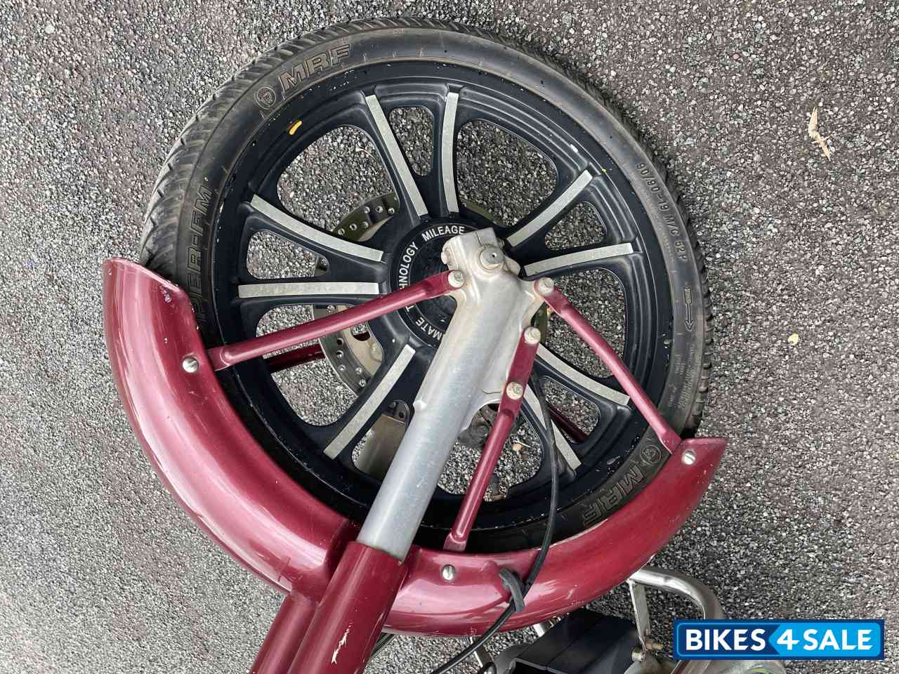 Maroon Royal Enfield Bullet 350 Twinspark Maroon Royal Enfield Bullet 350 Twinspark