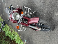 Maroon Royal Enfield Bullet 350 Twinspark