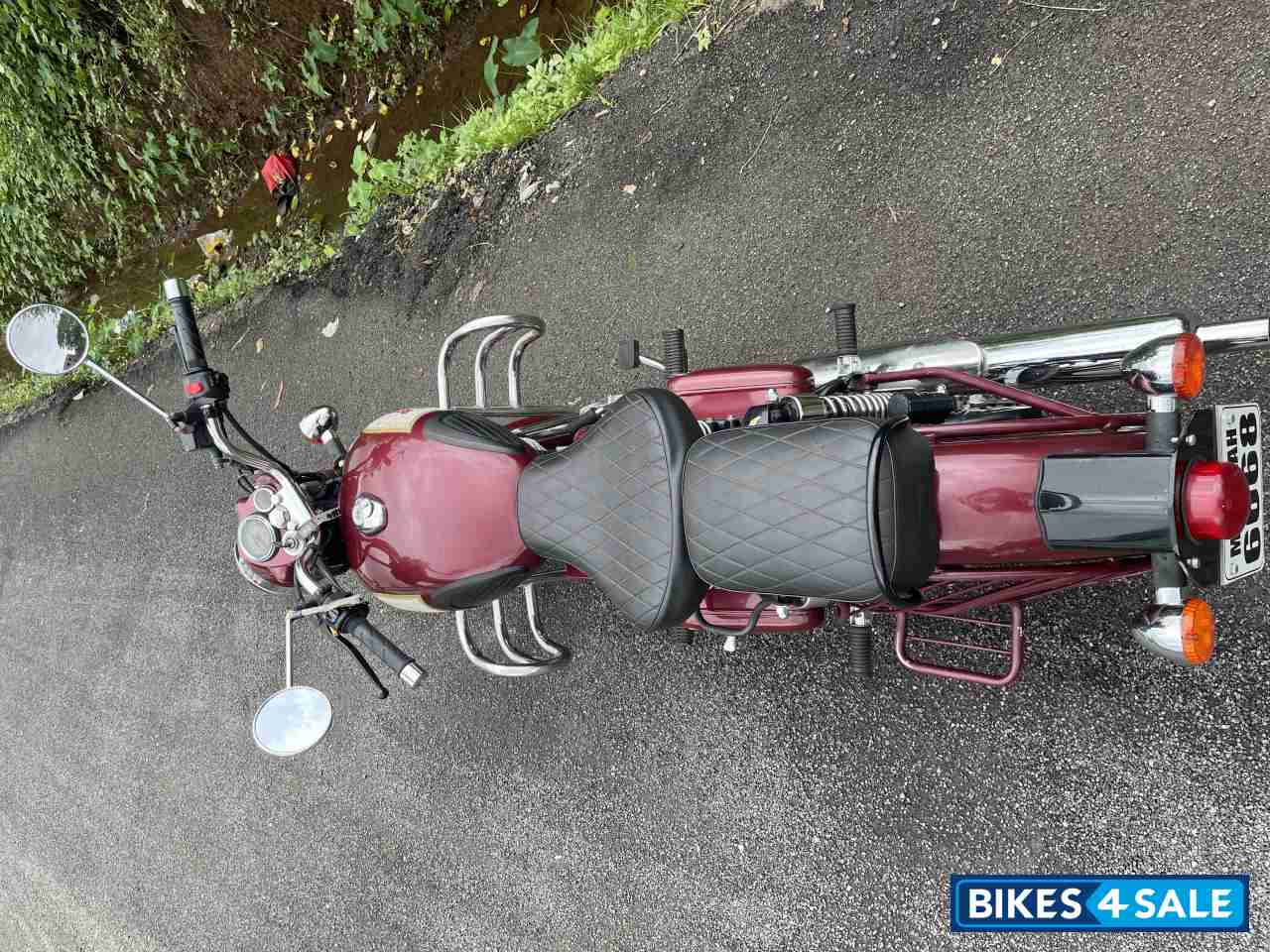 Maroon Royal Enfield Bullet 350 Twinspark Maroon Royal Enfield Bullet 350 Twinspark