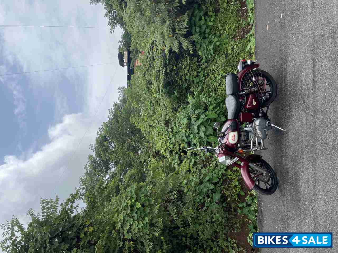 Maroon Royal Enfield Bullet 350 Twinspark Maroon Royal Enfield Bullet 350 Twinspark