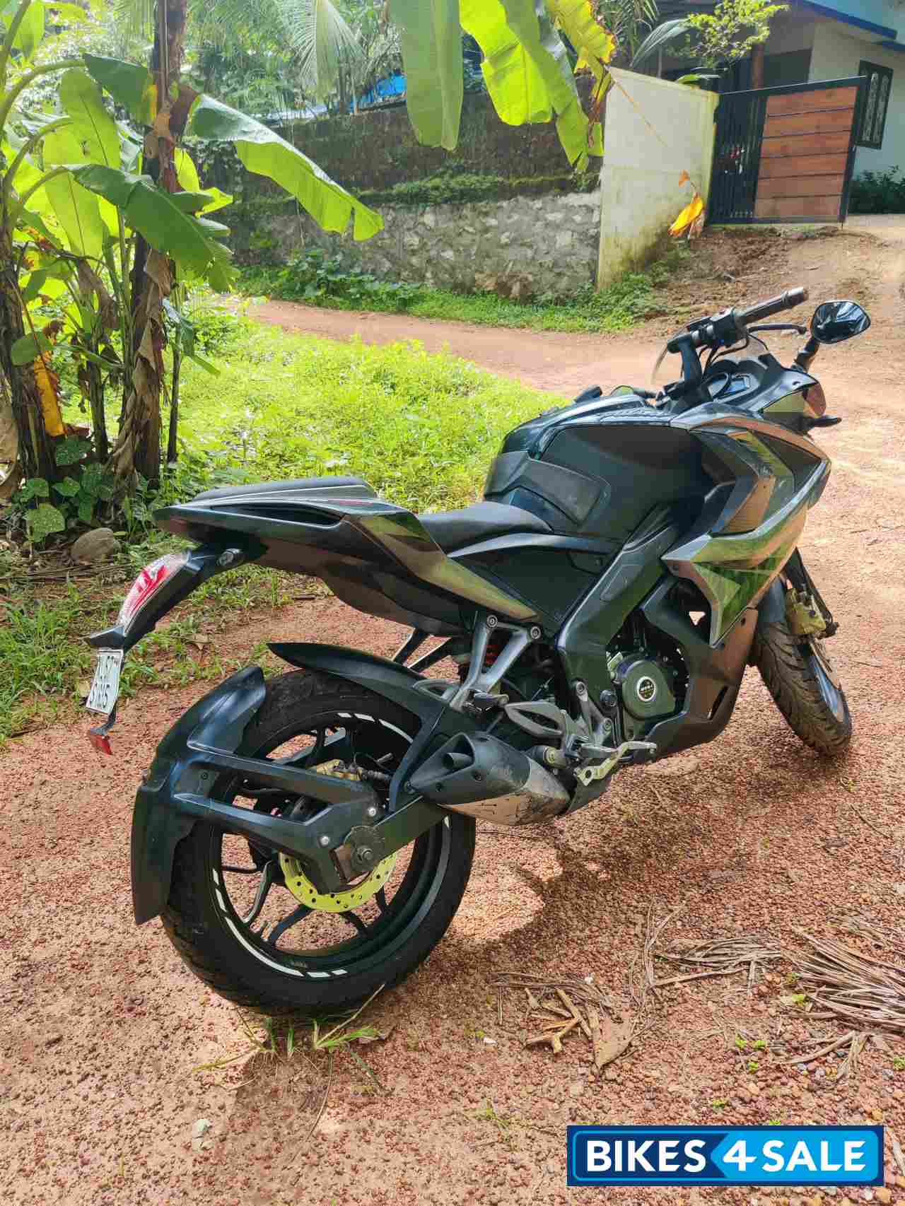 Bajaj Pulsar RS 200