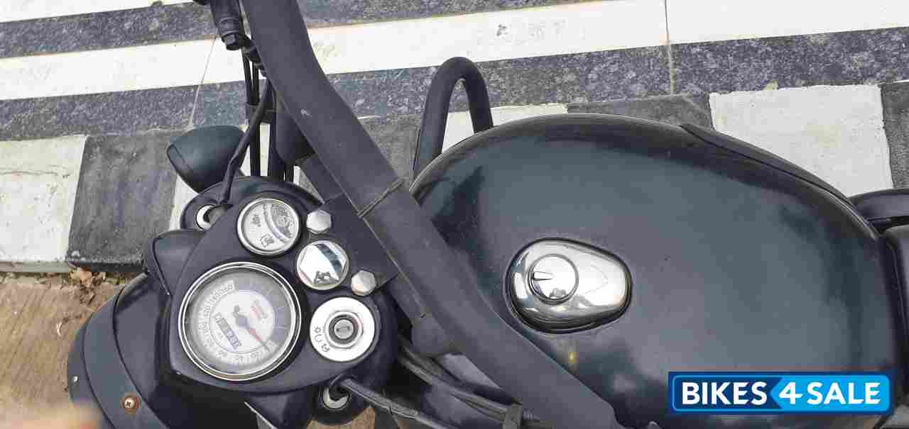 Royal Enfield Classic Stealth Black