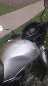 Silver Honda CB Unicorn 160