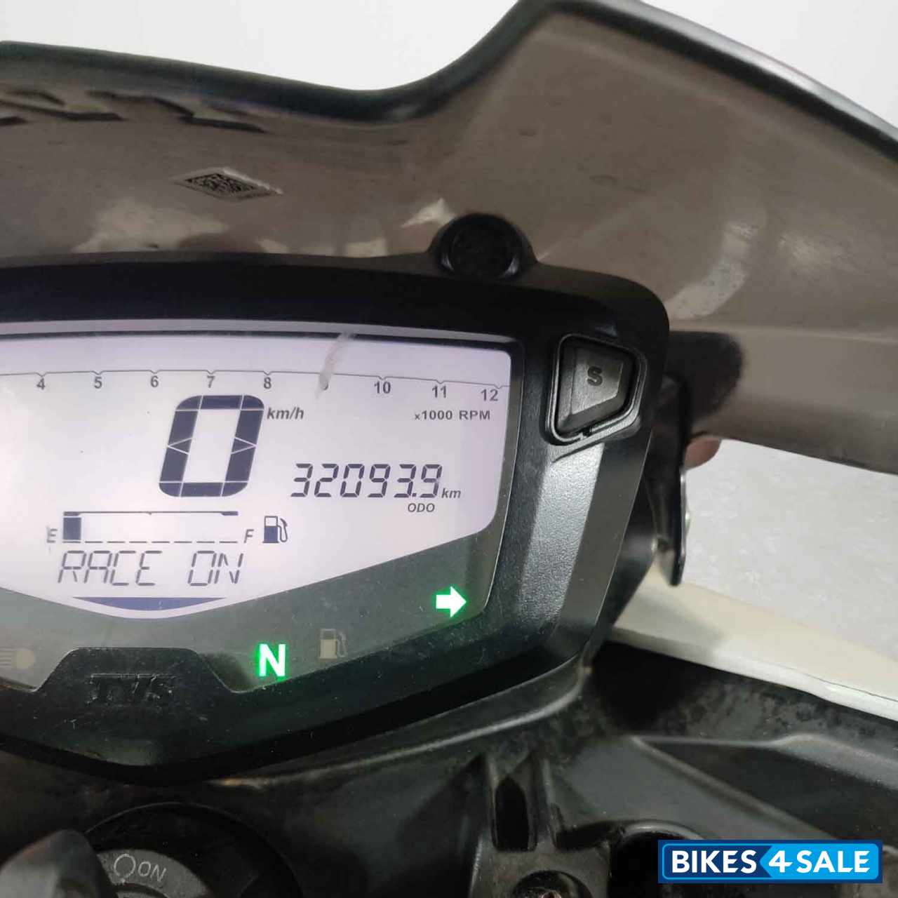 TVS Apache RTR 200 4V