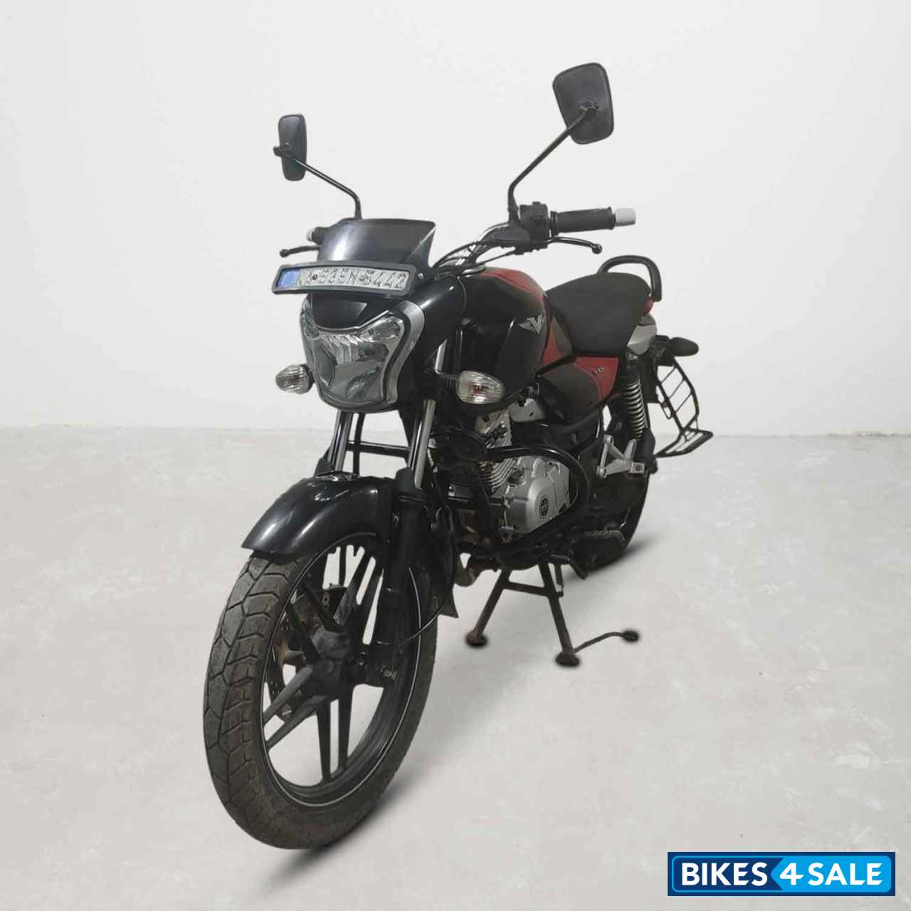 Bajaj V15