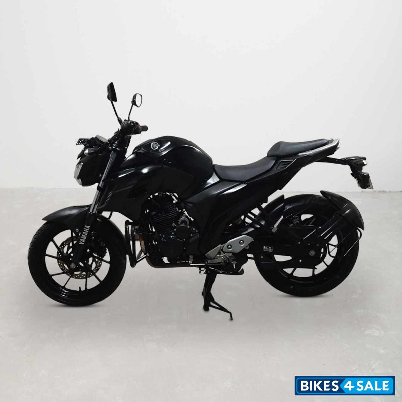 Yamaha FZ25
