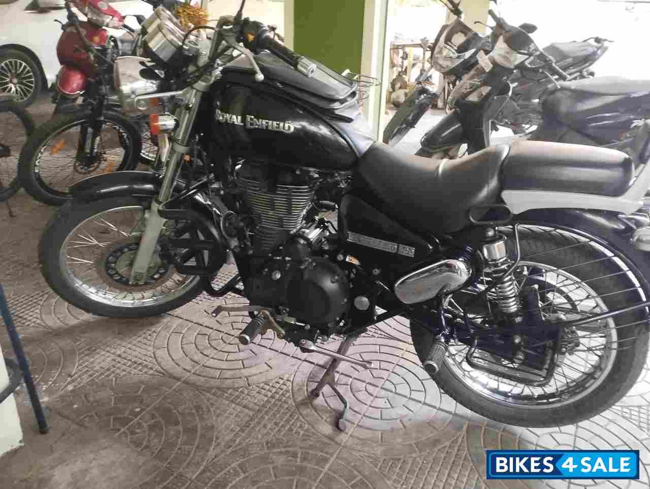 Black Royal Enfield Thunderbird 500 Black Royal Enfield Thunderbird 500