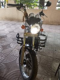 Black Royal Enfield Thunderbird 500
