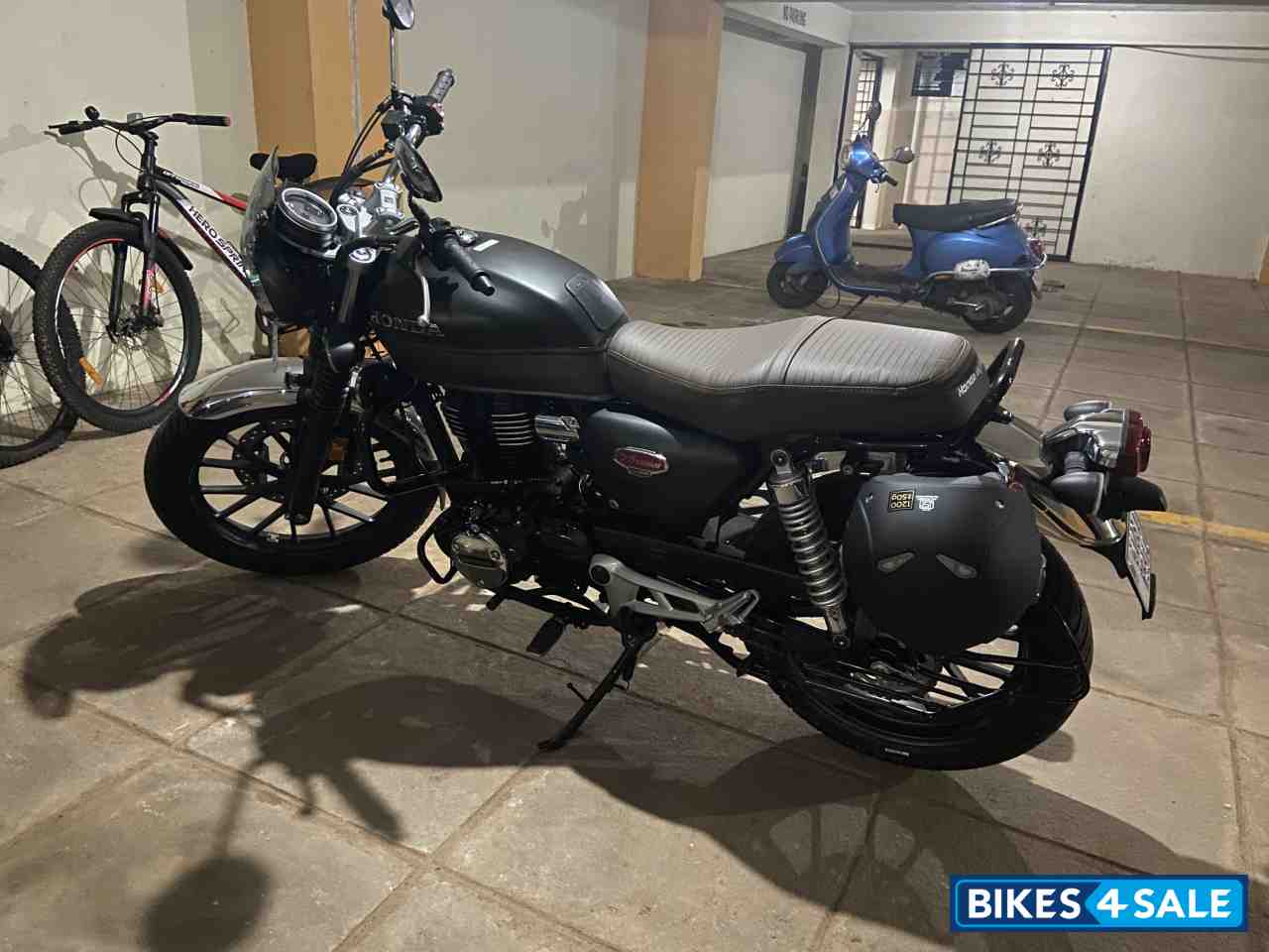 Honda Hness CB350 DLX Pro