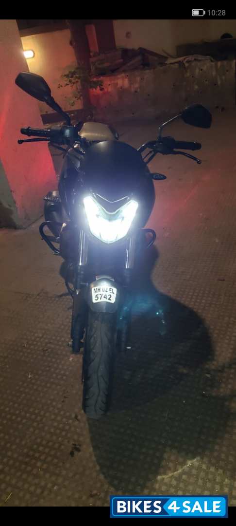Midnight Blue Bajaj Dominar 400