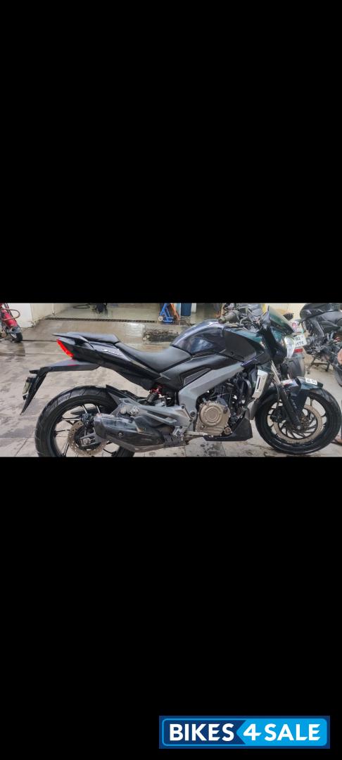 Midnight Blue Bajaj Dominar 400
