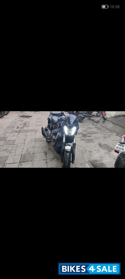 Midnight Blue Bajaj Dominar 400