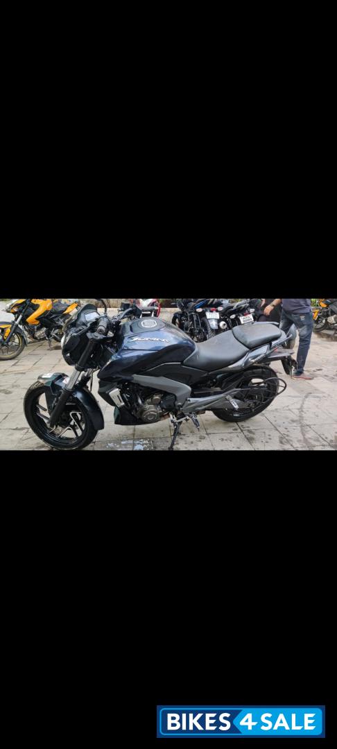 Midnight Blue Bajaj Dominar 400