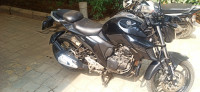 Black Yamaha FZ25