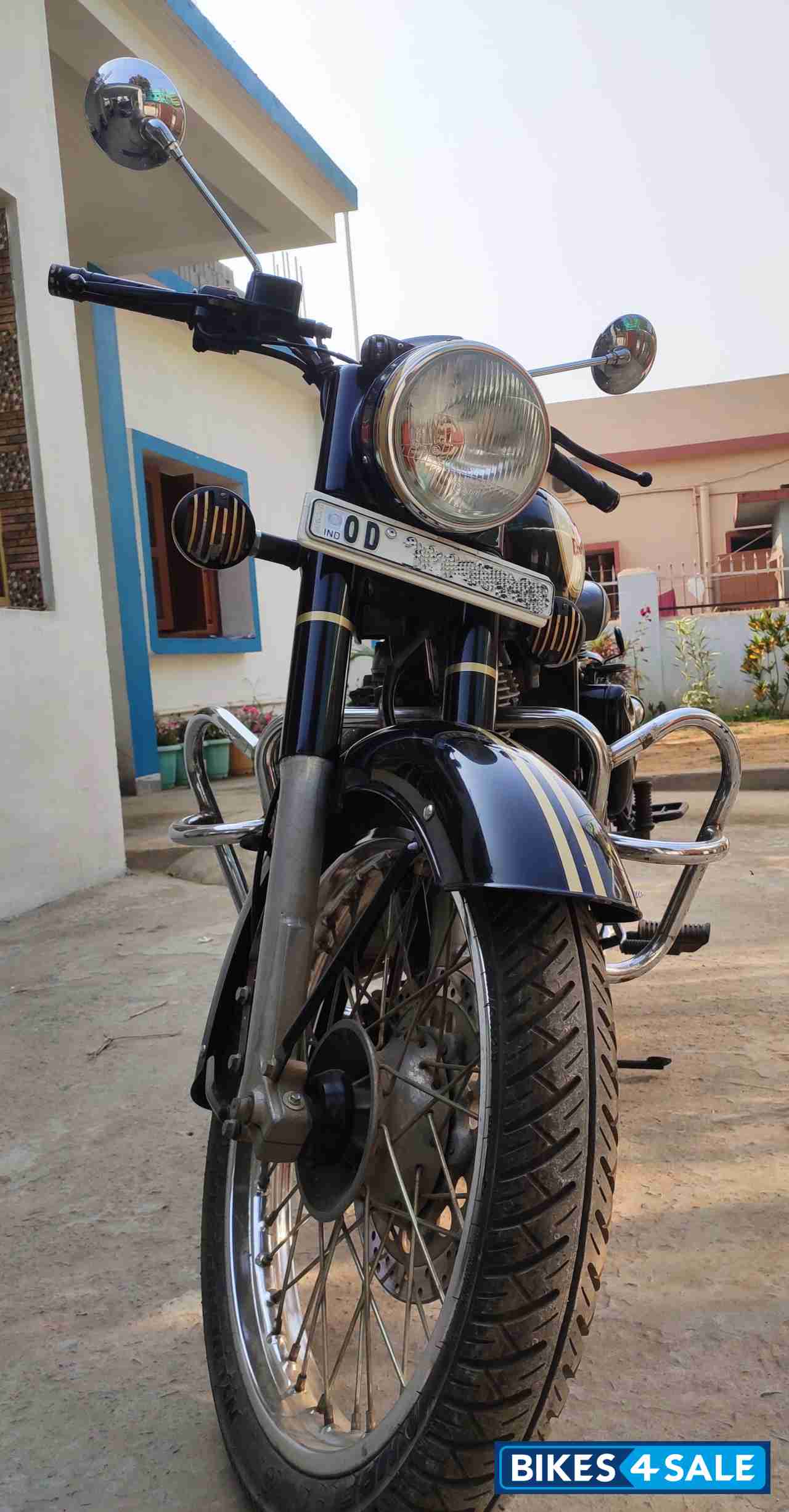 Black Royal Enfield Classic 350