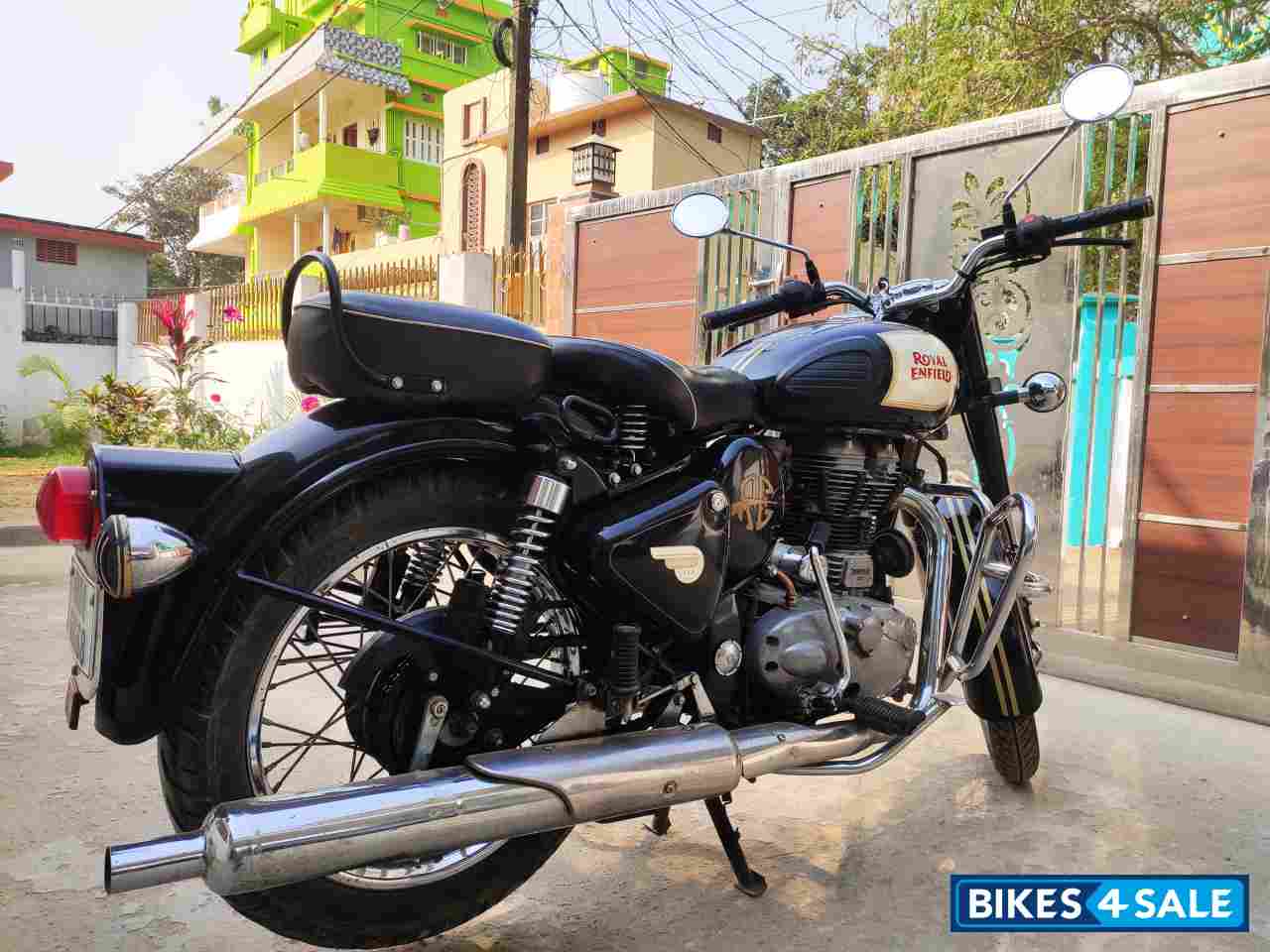 Black Royal Enfield Classic 350