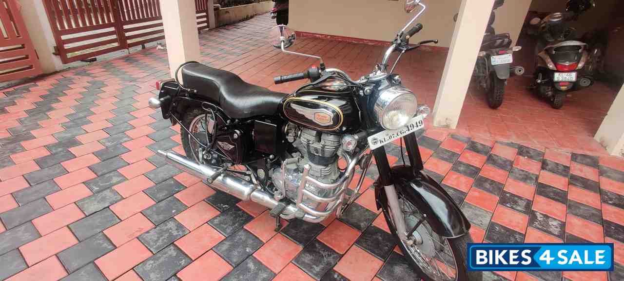 Black Royal Enfield Bullet Standard 350