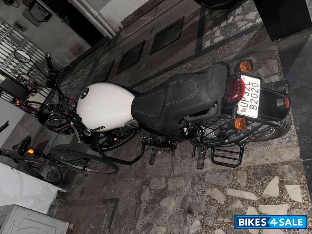 White Royal Enfield Thunderbird X 350