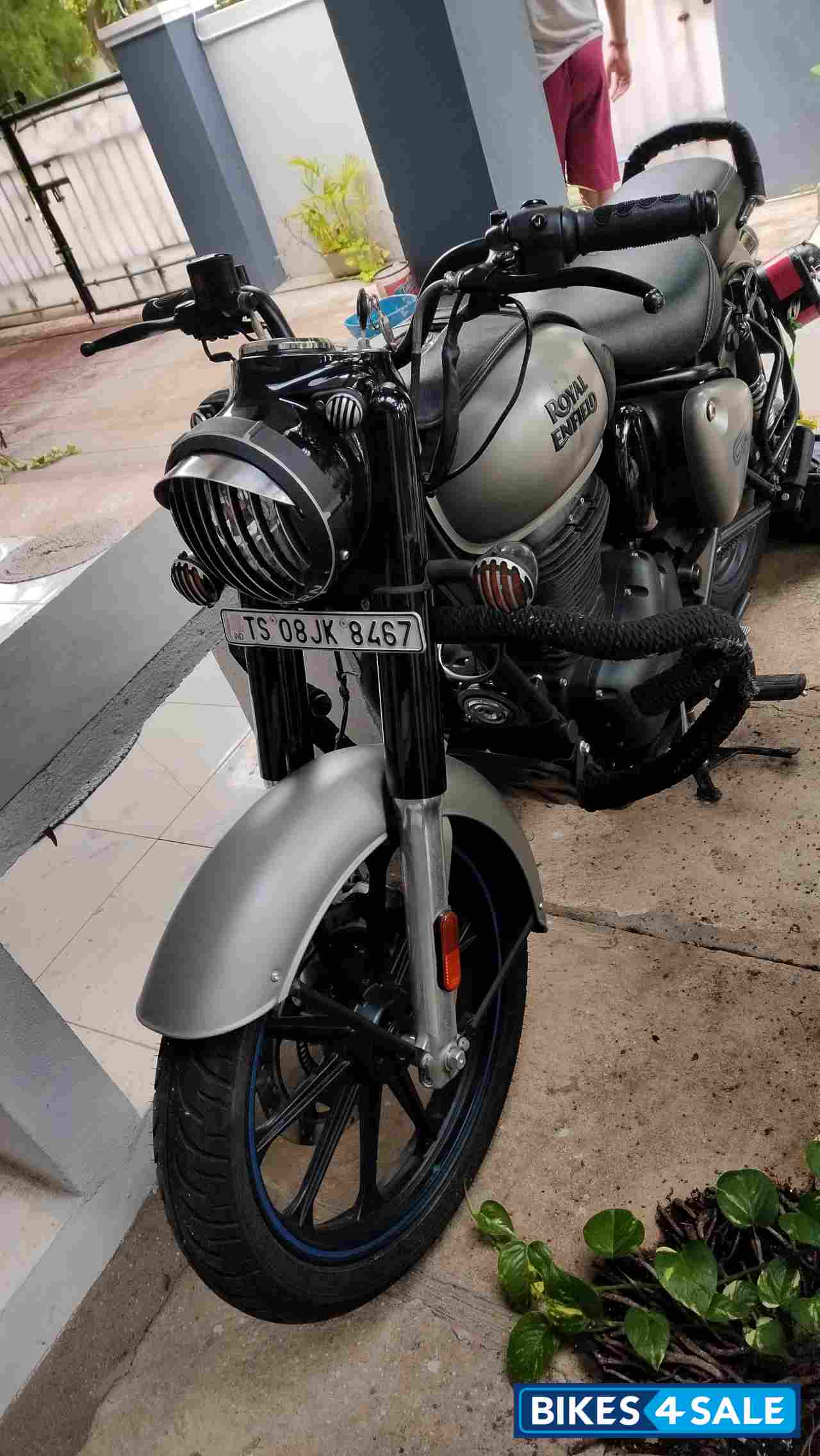 Gun Metal Grey Royal Enfield Classic 350 Dual Channel BS6