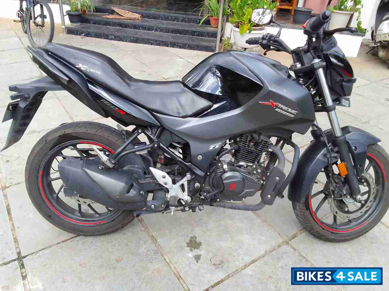 Hero Xtreme 160R Stealth Edition
