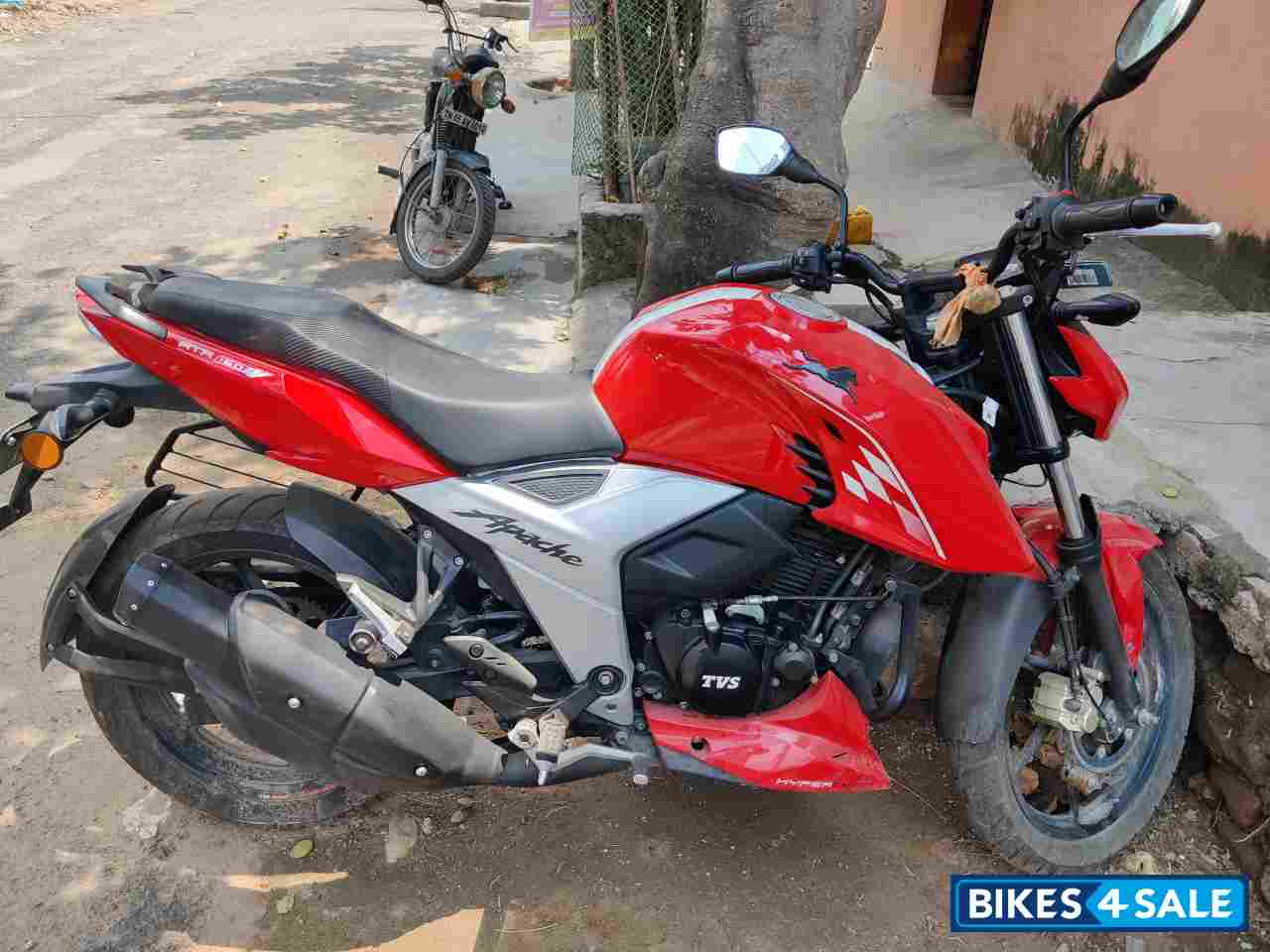 TVS Apache RTR 160 4V BS6