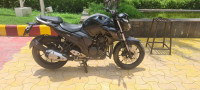 Black Yamaha FZ25