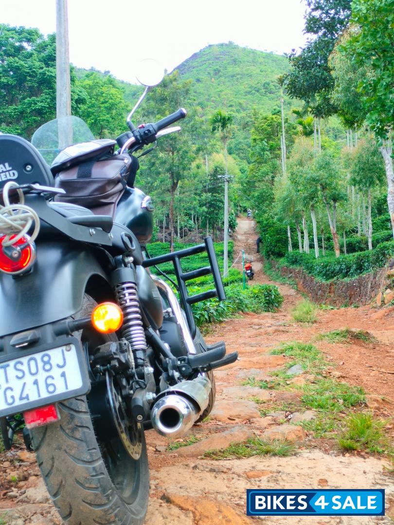 Stellar Black Royal Enfield 2022 Meteor 350